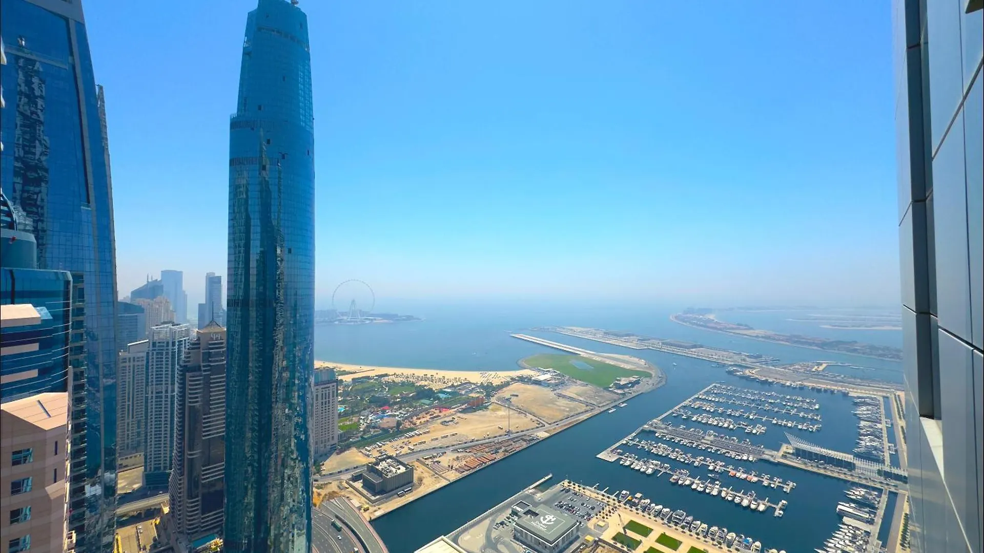 Huzz 59 - La Maison Blanche Dubai