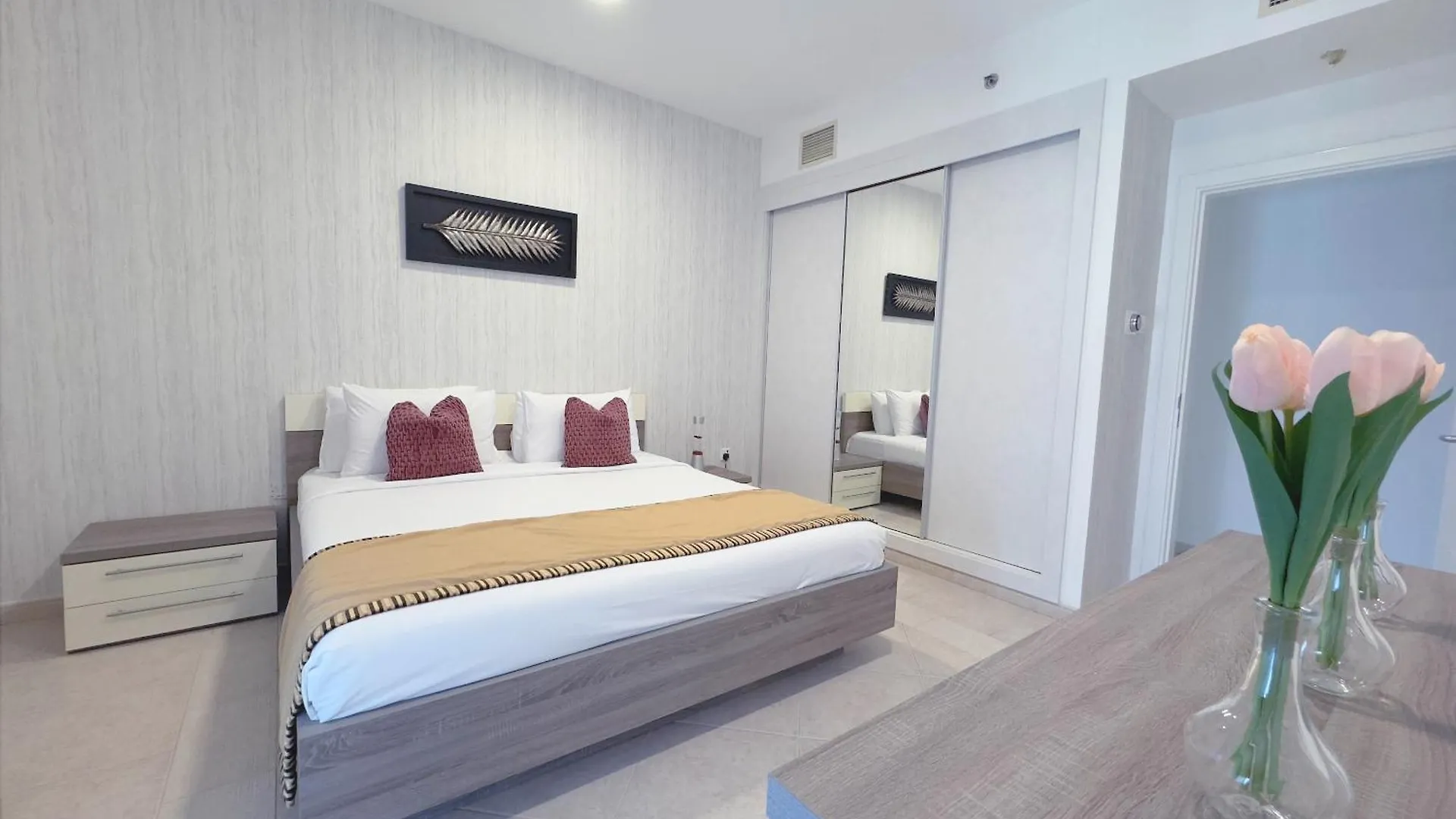 Huzz 59 - La Maison Blanche Dubai Apartamento