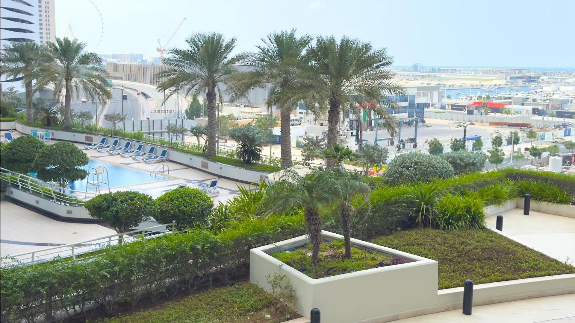 Apartment Huzz 59 - La Maison Blanche Dubai