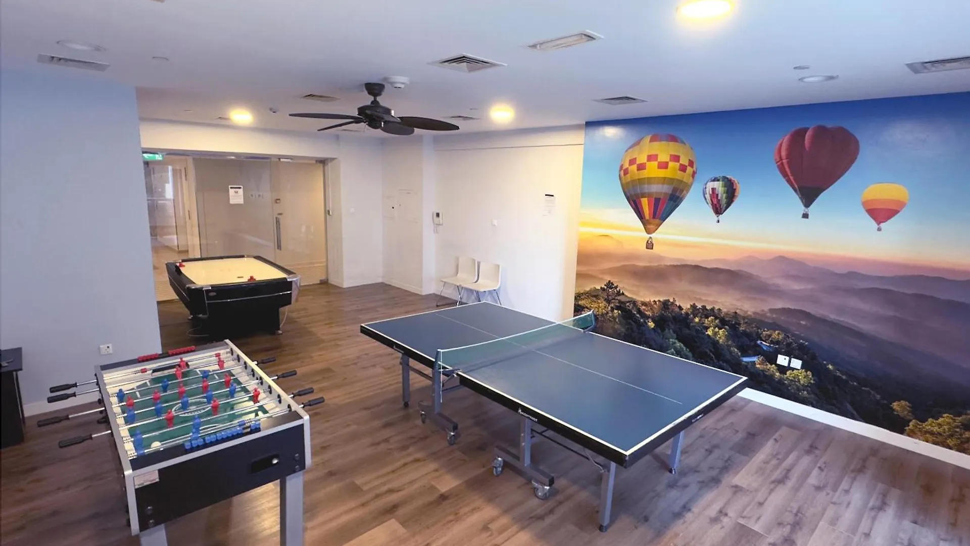 Huzz 59 - La Maison Blanche Dubai Apartment