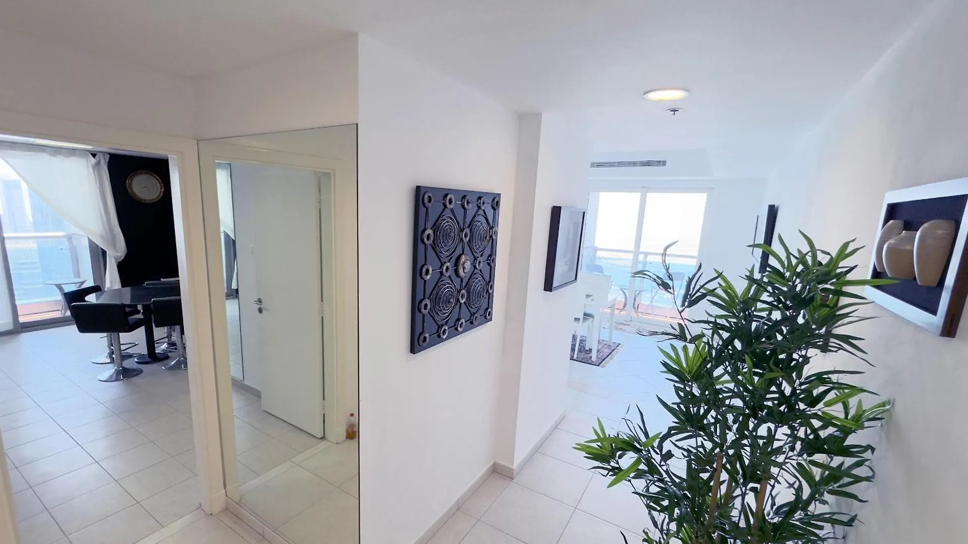 Apartment Huzz 59 - La Maison Blanche Dubai