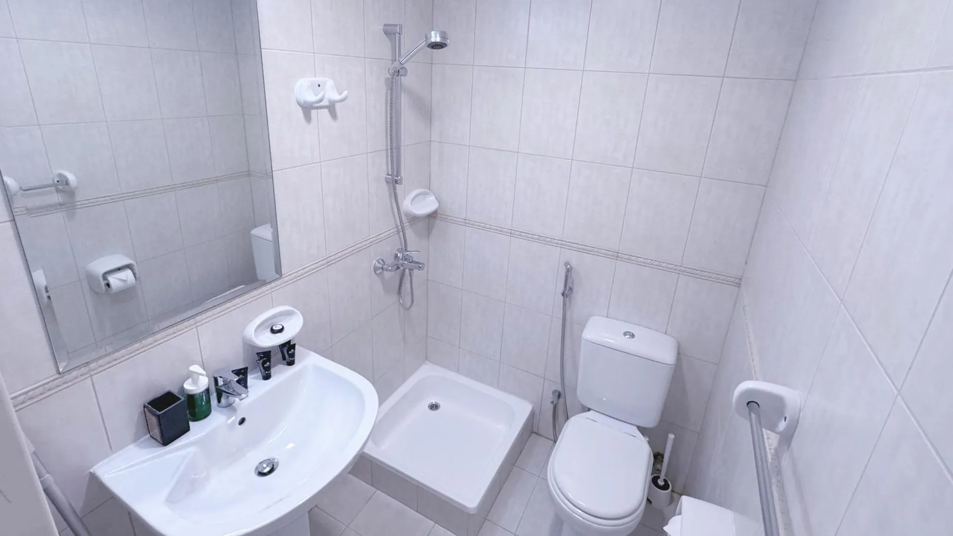 Apartment Huzz 59 - La Maison Blanche Dubai