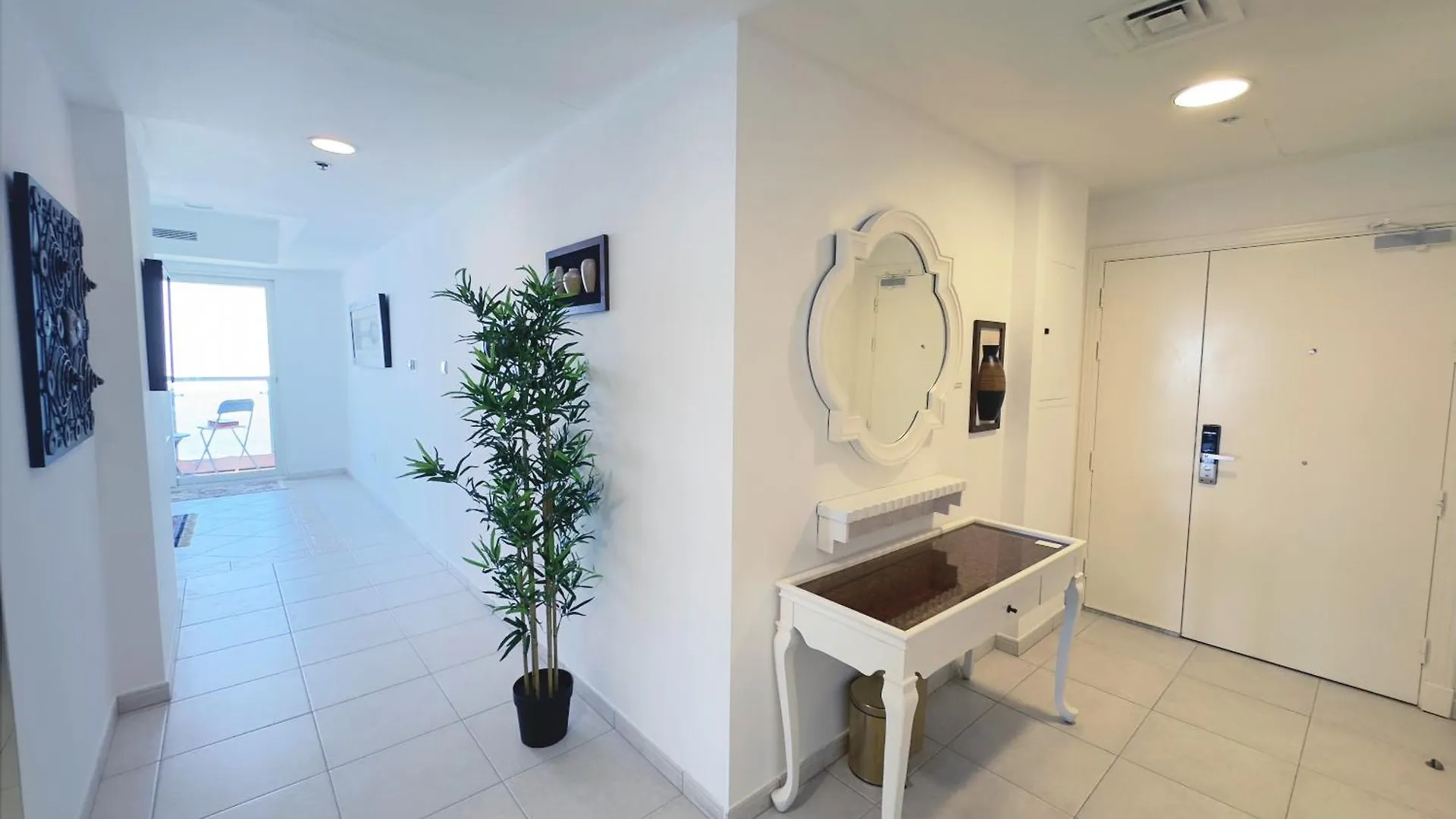 Huzz 59 - La Maison Blanche Dubai United Arab Emirates